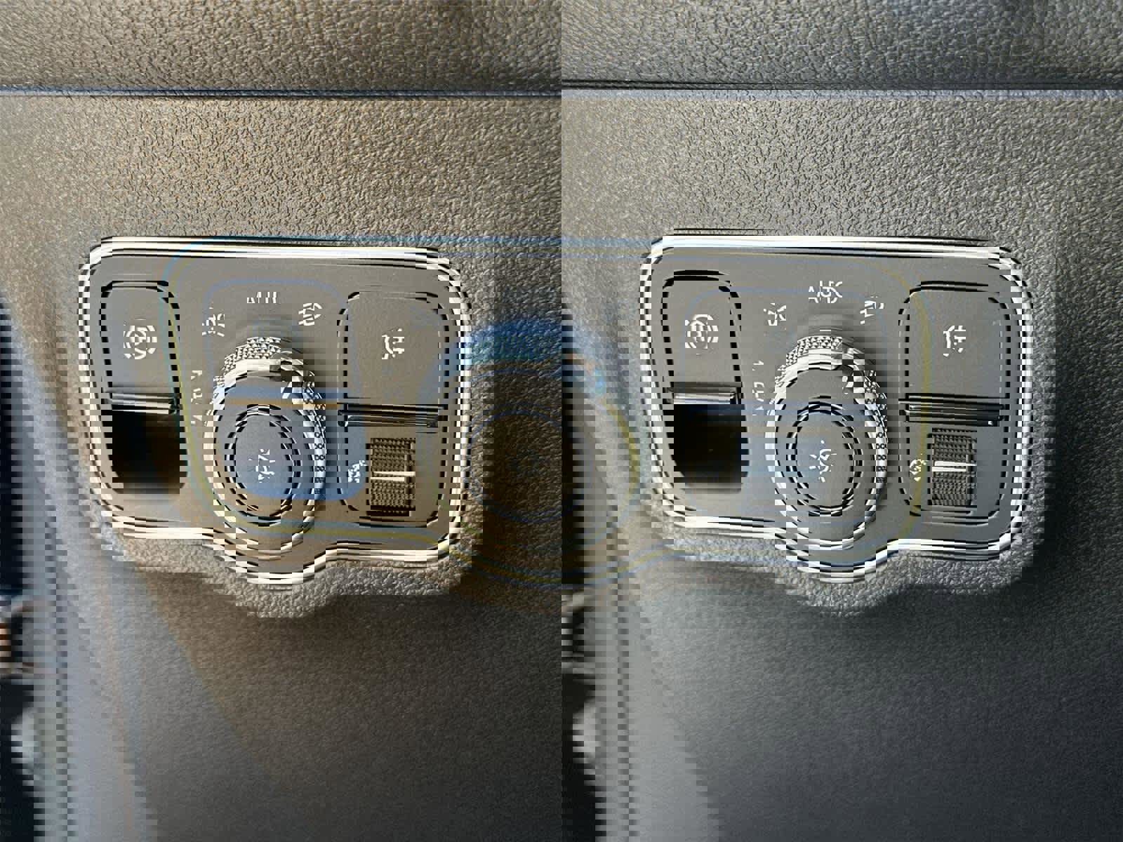 Used 2023 Mercedes-Benz EQB 250+ w/ Exclusive Package image 30