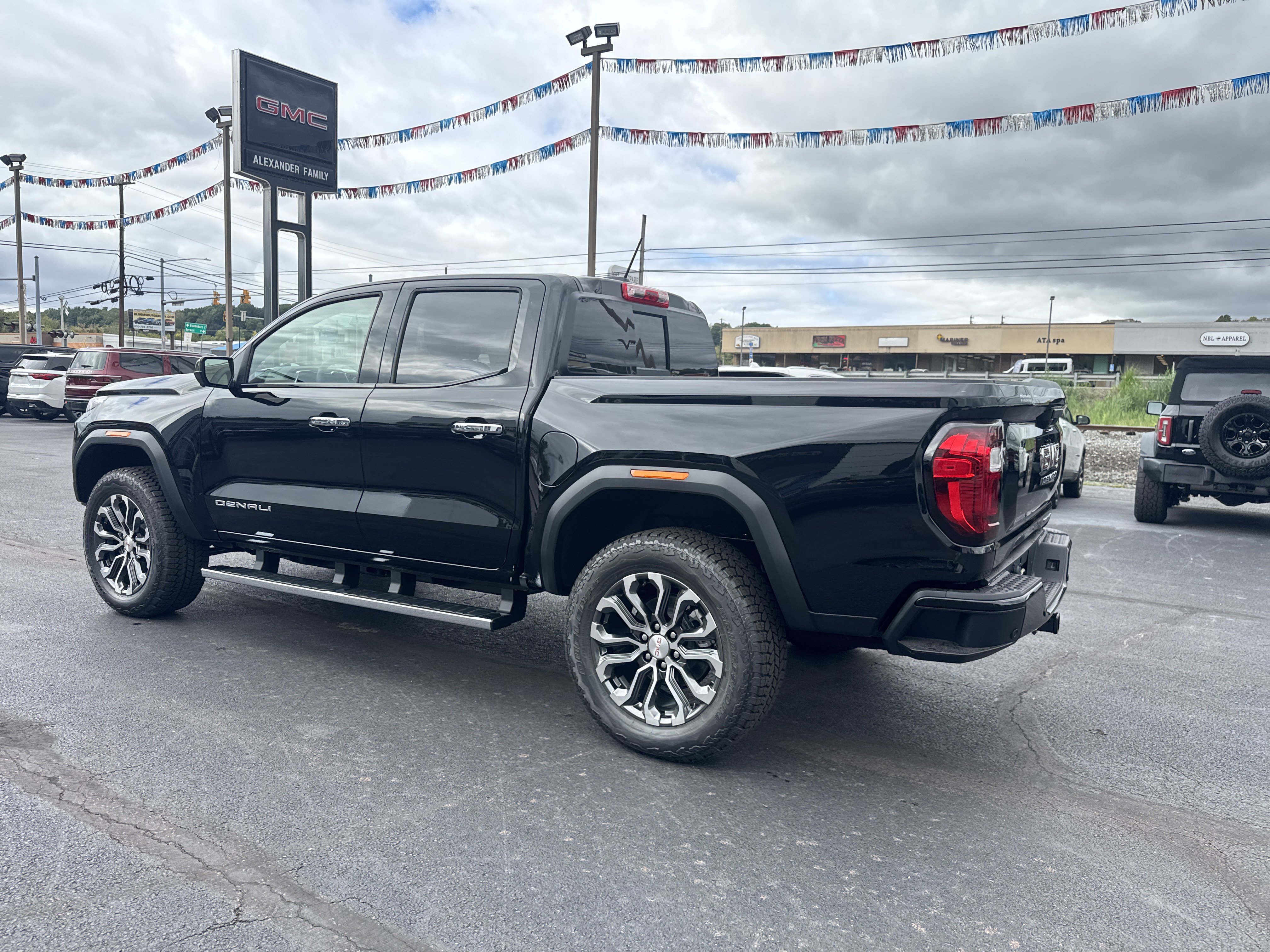 New 2026 GMC Canyon Denali AWD/4WD image 6