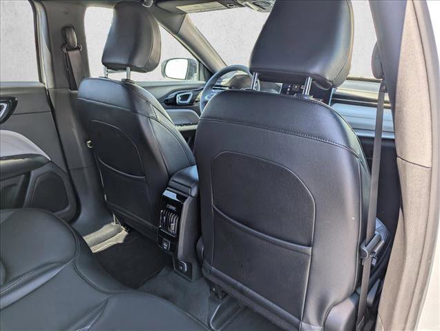 Used 2025 Jeep Compass Limited AWD/4WD image 28