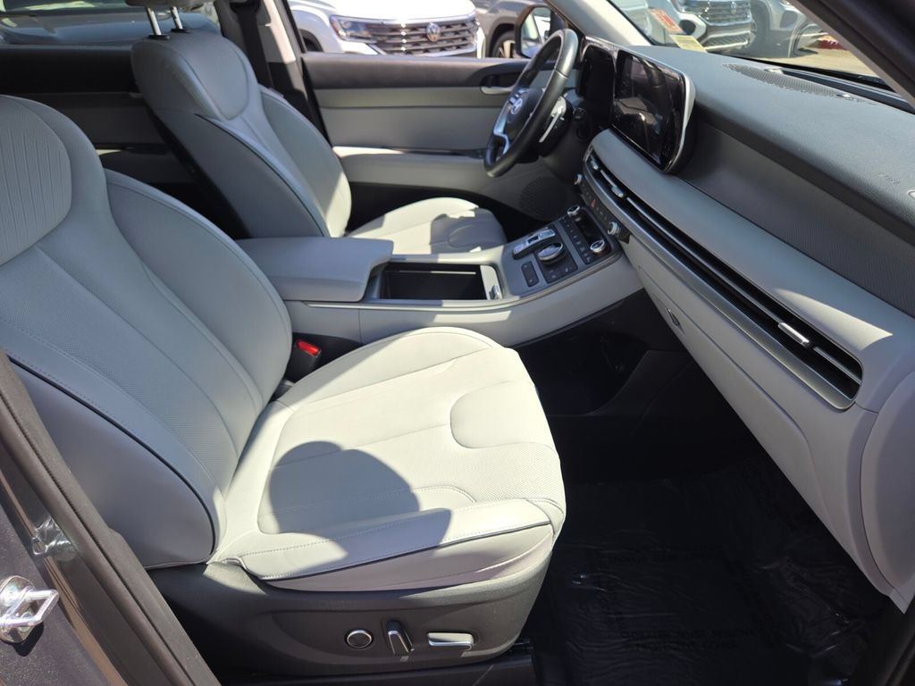 Used 2025 Hyundai Palisade SEL FWD image 17