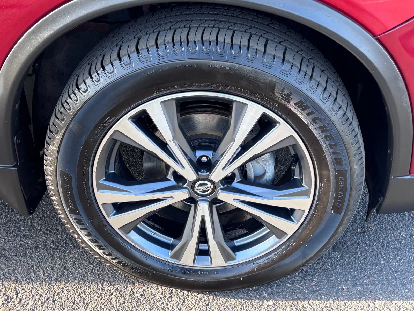 Used 2019 Nissan Rogue SV w/ Sun & Sound Touring Package AWD/4WD image 11