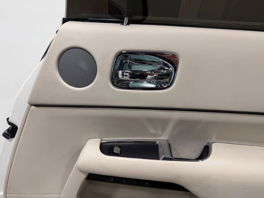 Used 2019 Rolls-Royce Wraith image 28
