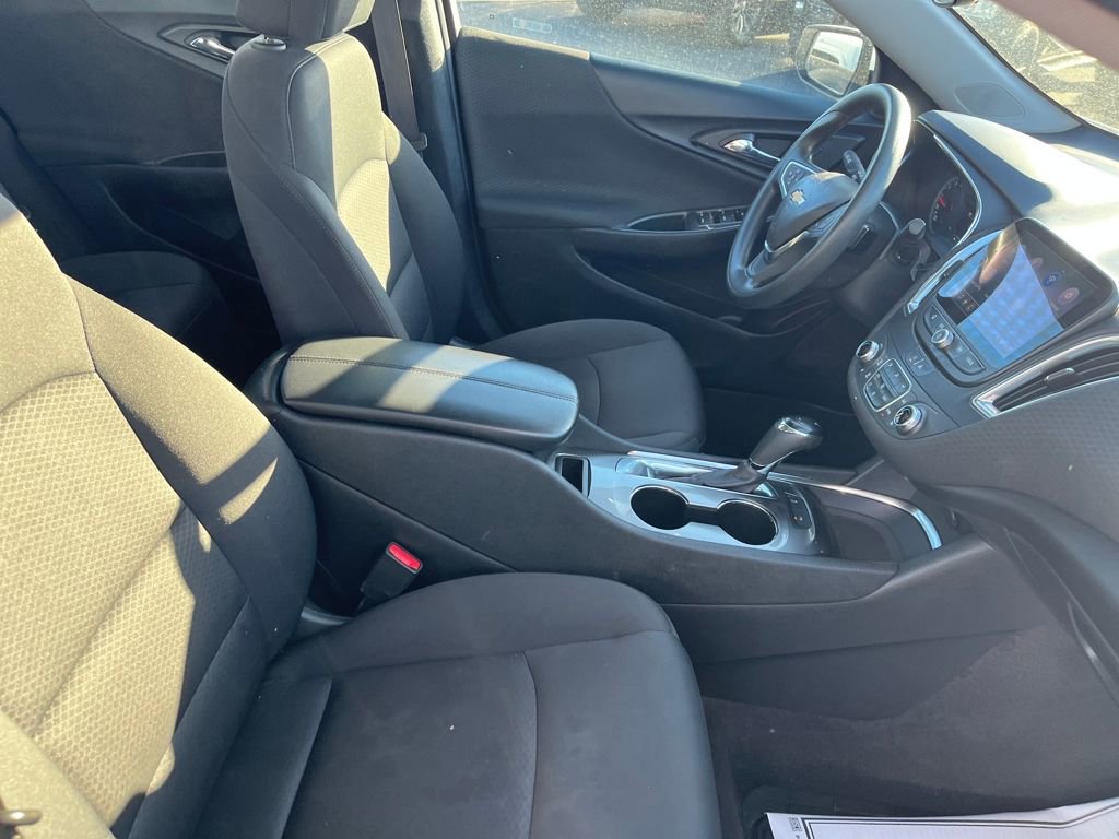 Used 2020 Chevrolet Malibu LT image 28