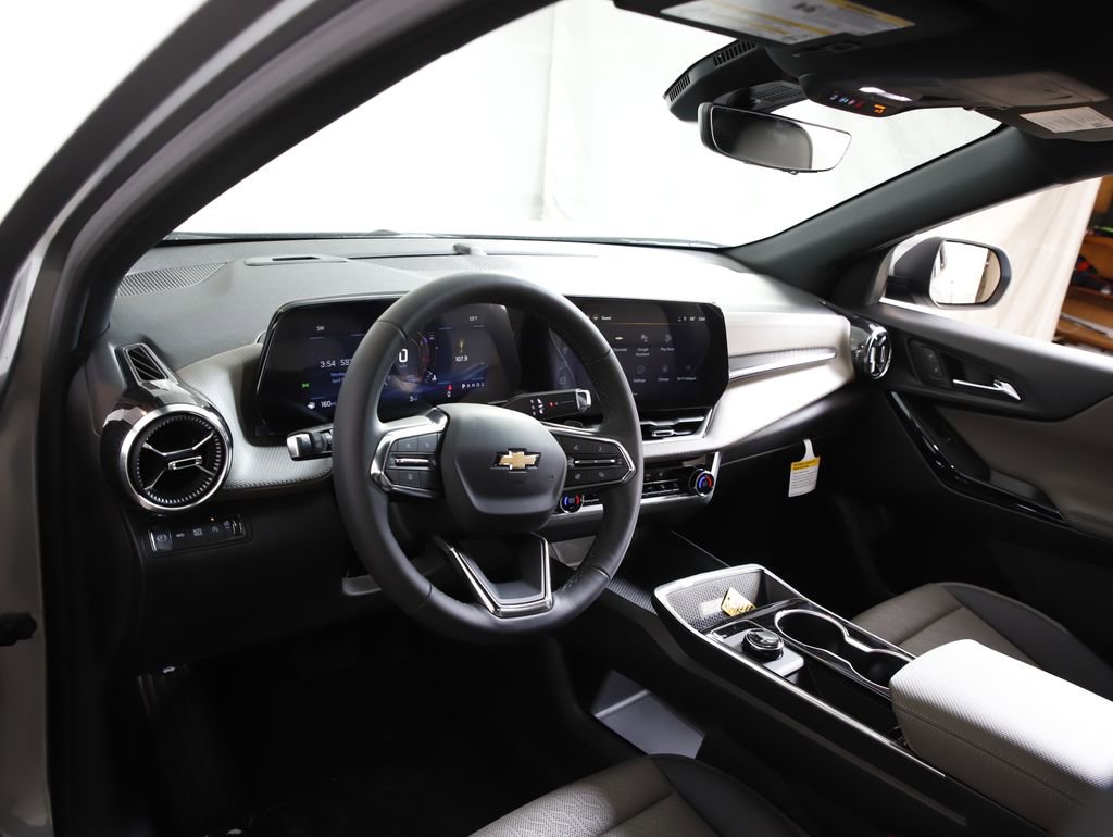 New 2026 Chevrolet Equinox LT w/ Convenience Package II AWD/4WD image 12