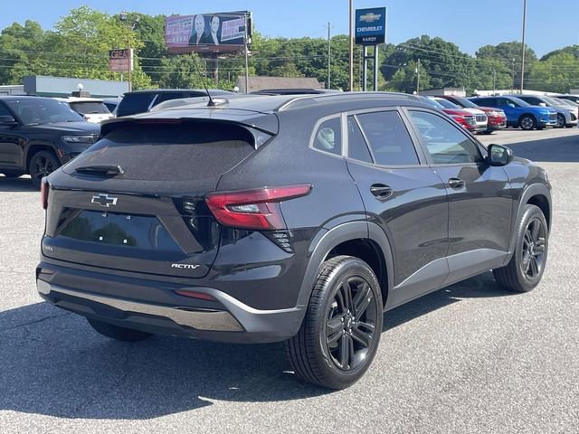 Used 2024 Chevrolet Trax ACTIV FWD image 3