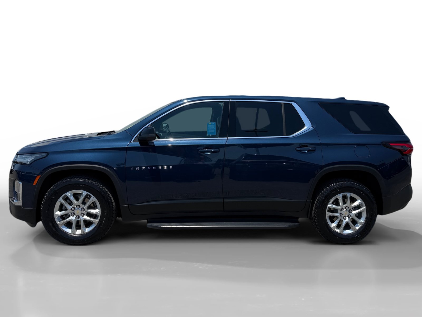 Used 2022 Chevrolet Traverse LS AWD/4WD image 2