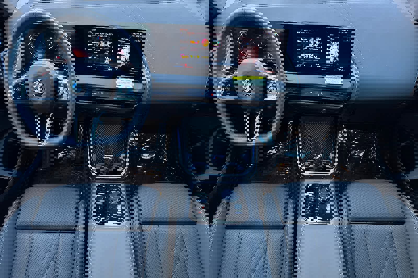 Used 2025 BMW X3 xDrive30i w/ Premium Package image 3