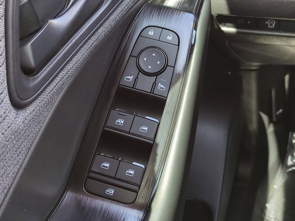 Certified 2023 Nissan Rogue S image 28