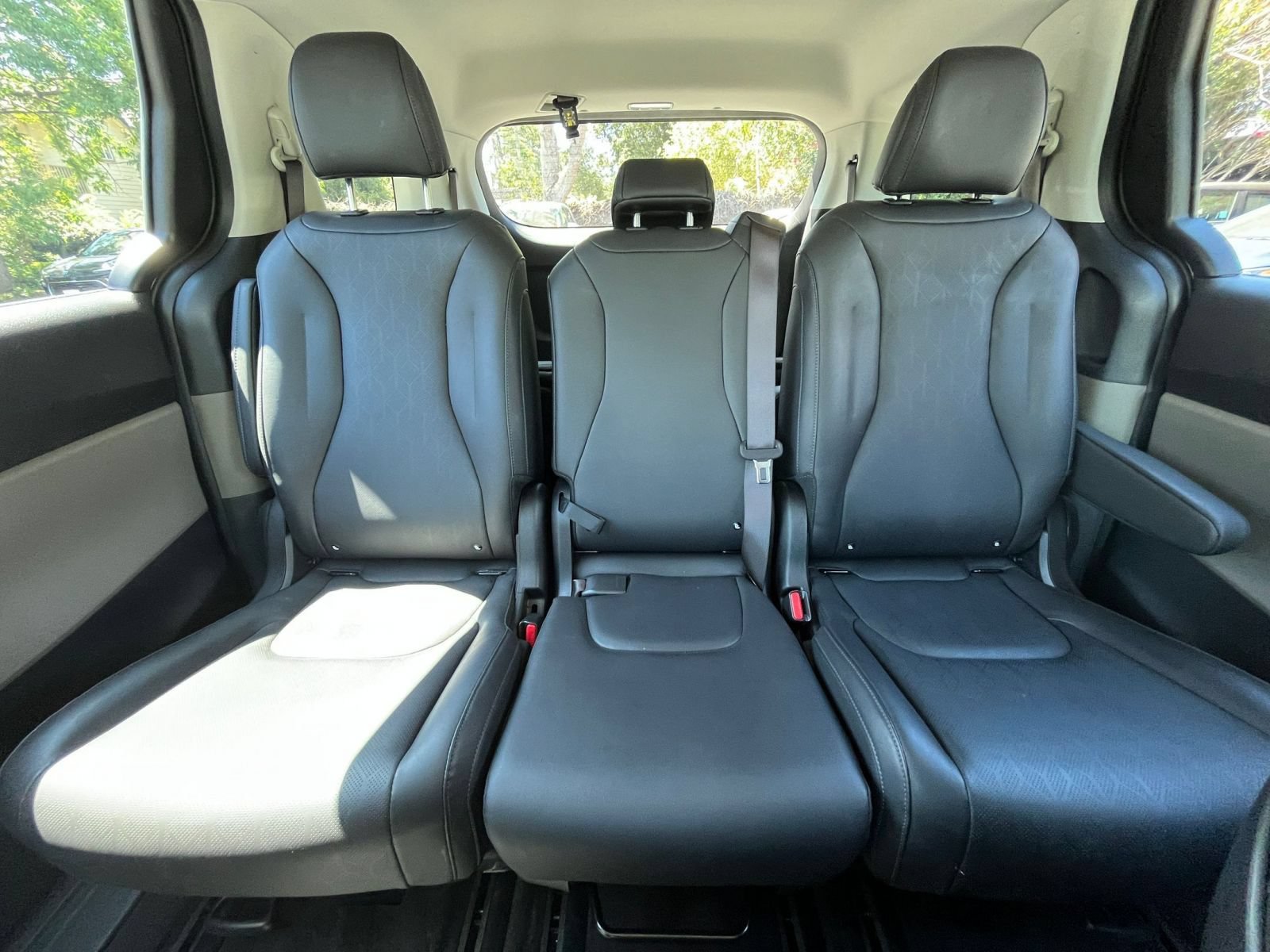 Used 2026 Kia Carnival FWD image 41