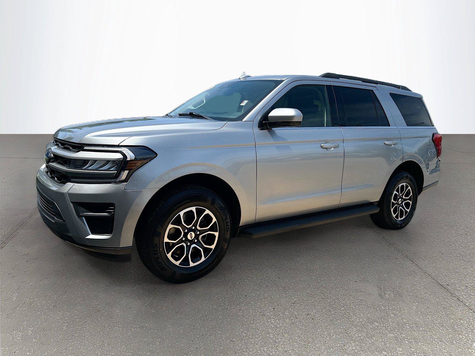 Used 2024 Ford Expedition XLT AWD/4WD image 8