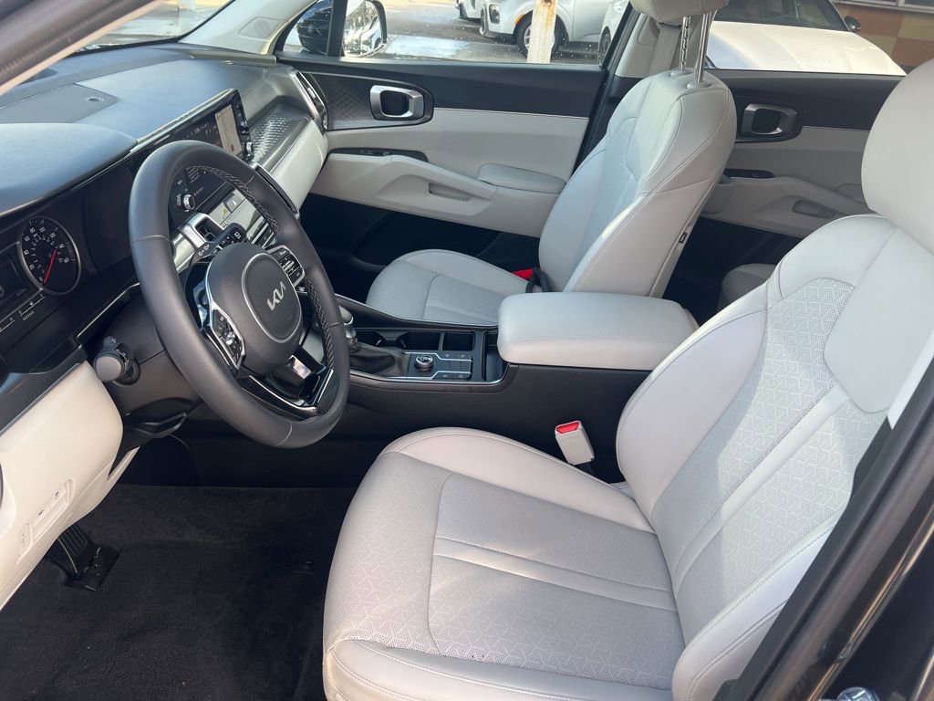 Certified 2023 Kia Sorento S image 3