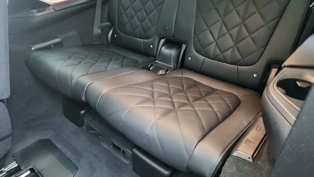 Used 2024 BMW X7 xDrive40i w/ M Sport Package image 33