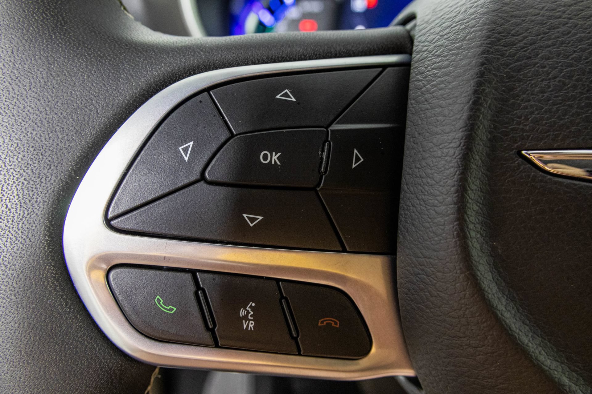 Used 2024 Chrysler Pacifica Limited FWD image 32
