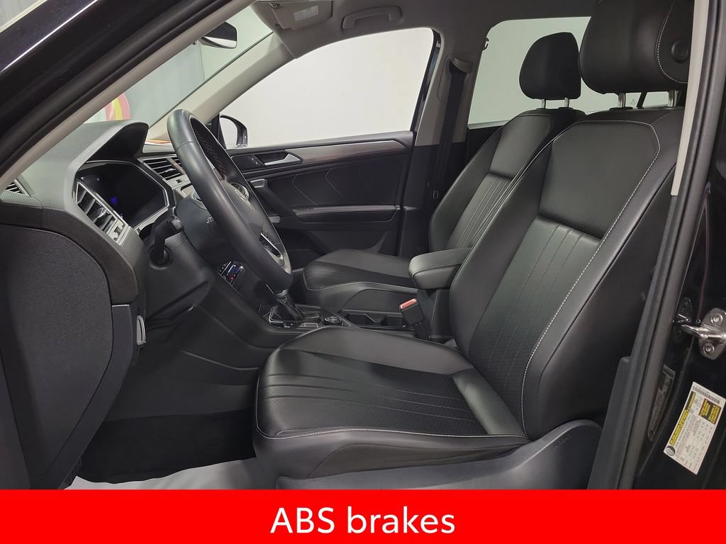 Used 2024 Volkswagen Tiguan SE AWD/4WD image 13