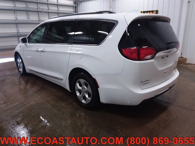 Used 2018 Chrysler Pacifica Touring-L image 6