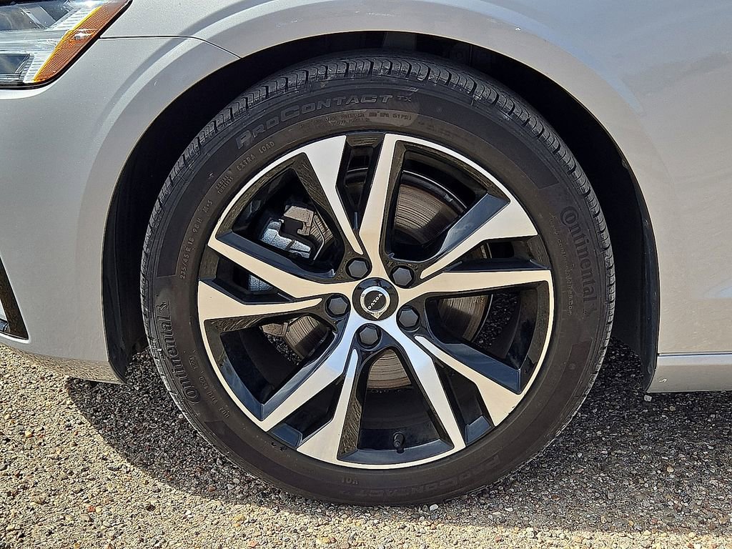 Used 2024 Volvo S60 B5 Core image 11