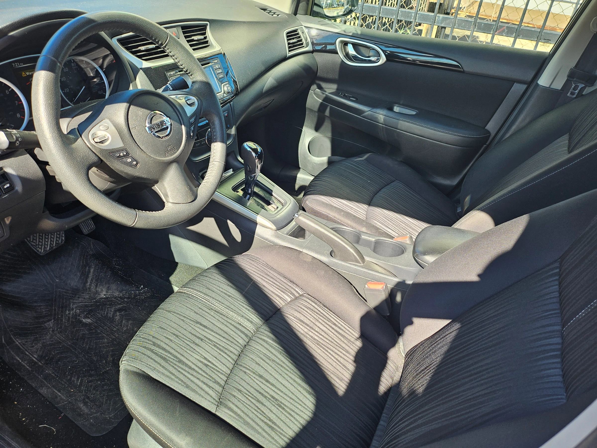 Used 2018 Nissan Sentra SV FWD image 5