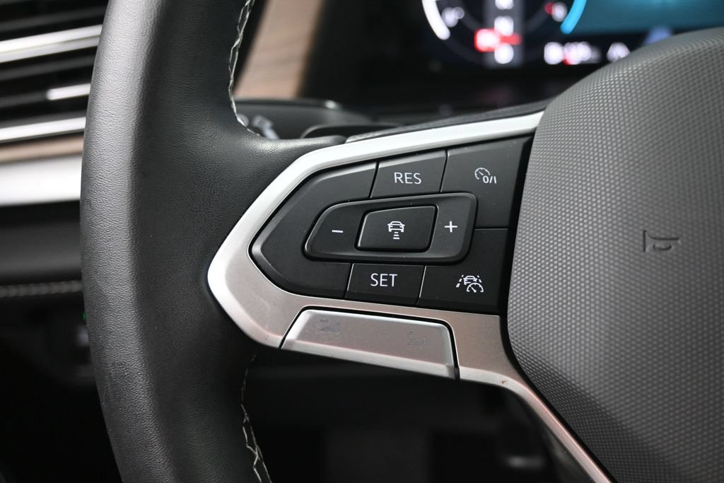 Used 2024 Volkswagen Atlas SE w/ Panoramic Sunroof Package FWD image 20