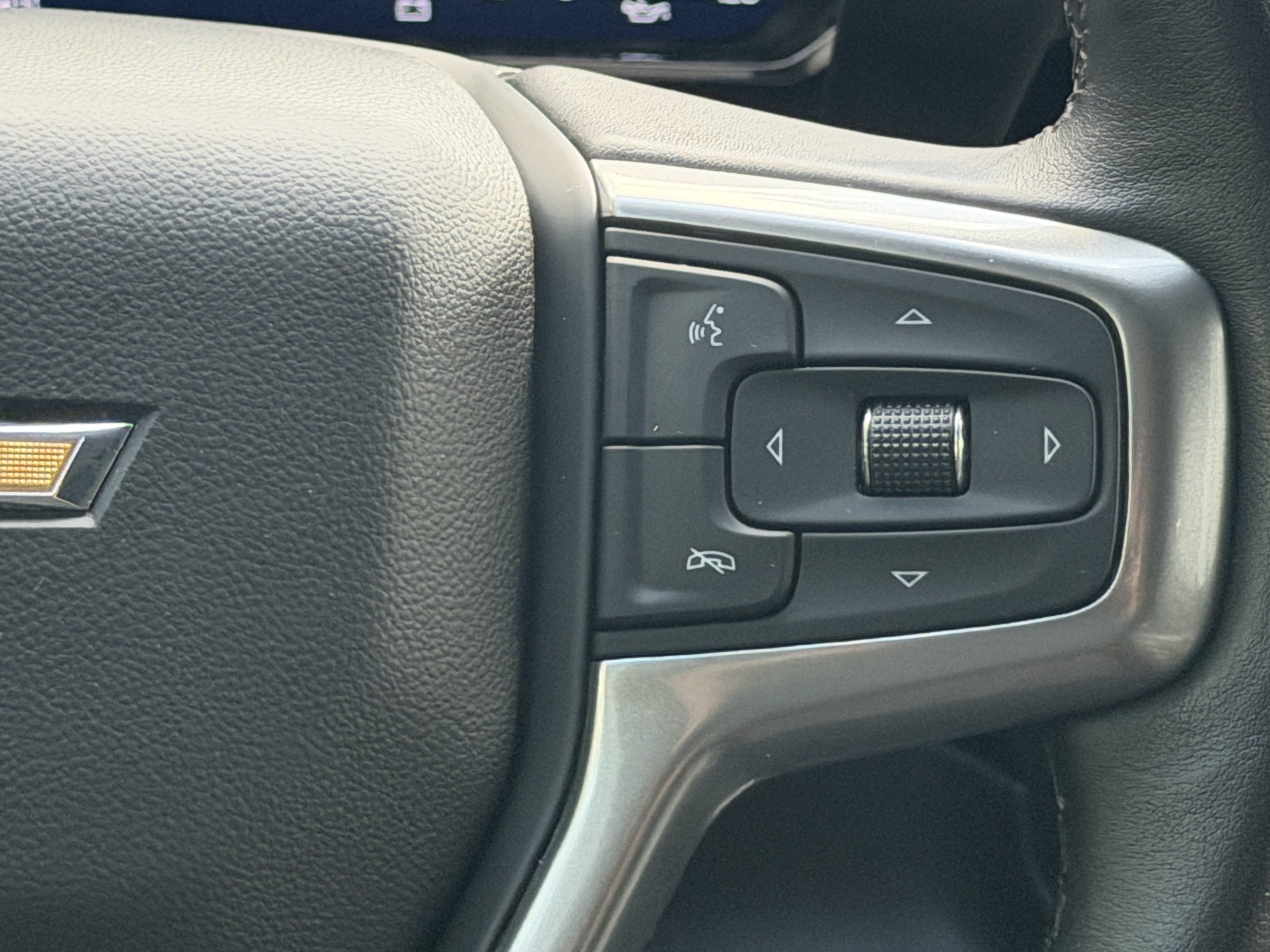 Used 2022 Chevrolet Silverado 1500 LT AWD/4WD image 30