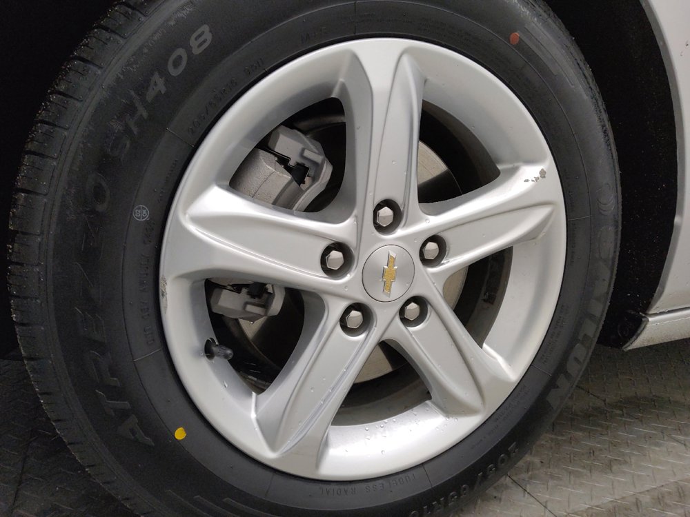 Used 2021 Chevrolet Malibu LS FWD image 31