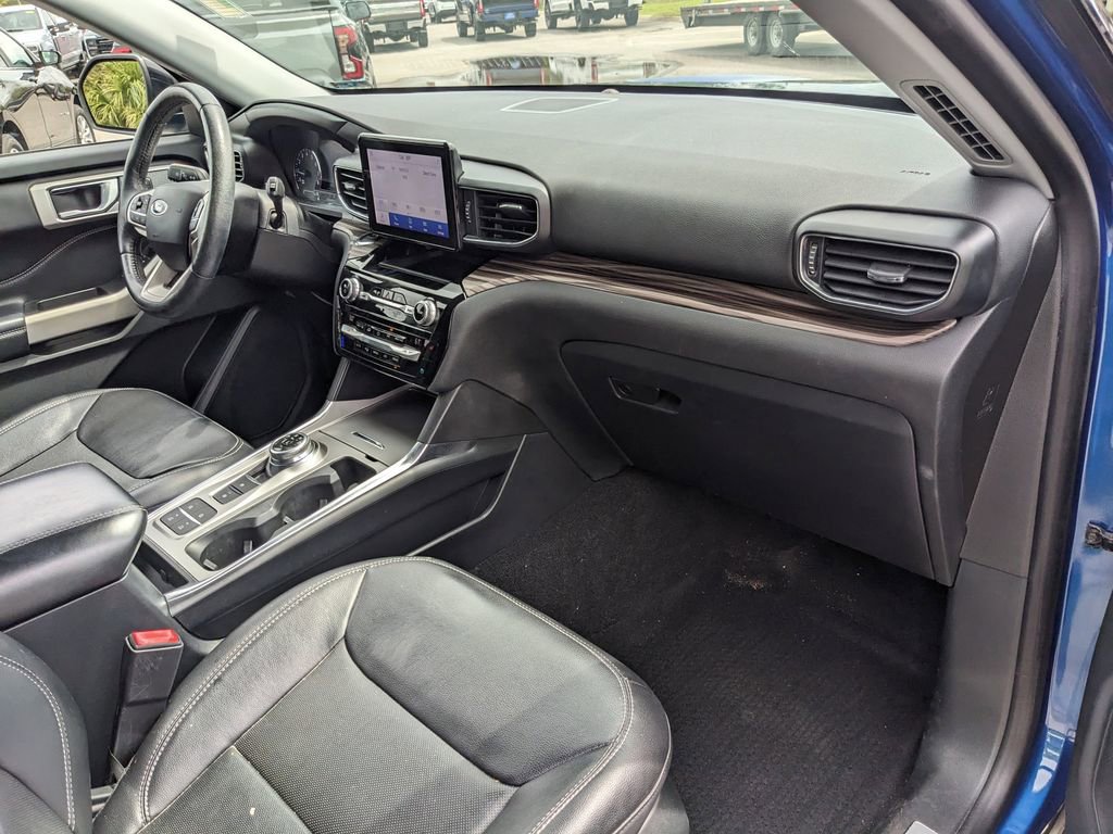 Used 2021 Ford Explorer Limited w/ Equipment Group 301A image 12