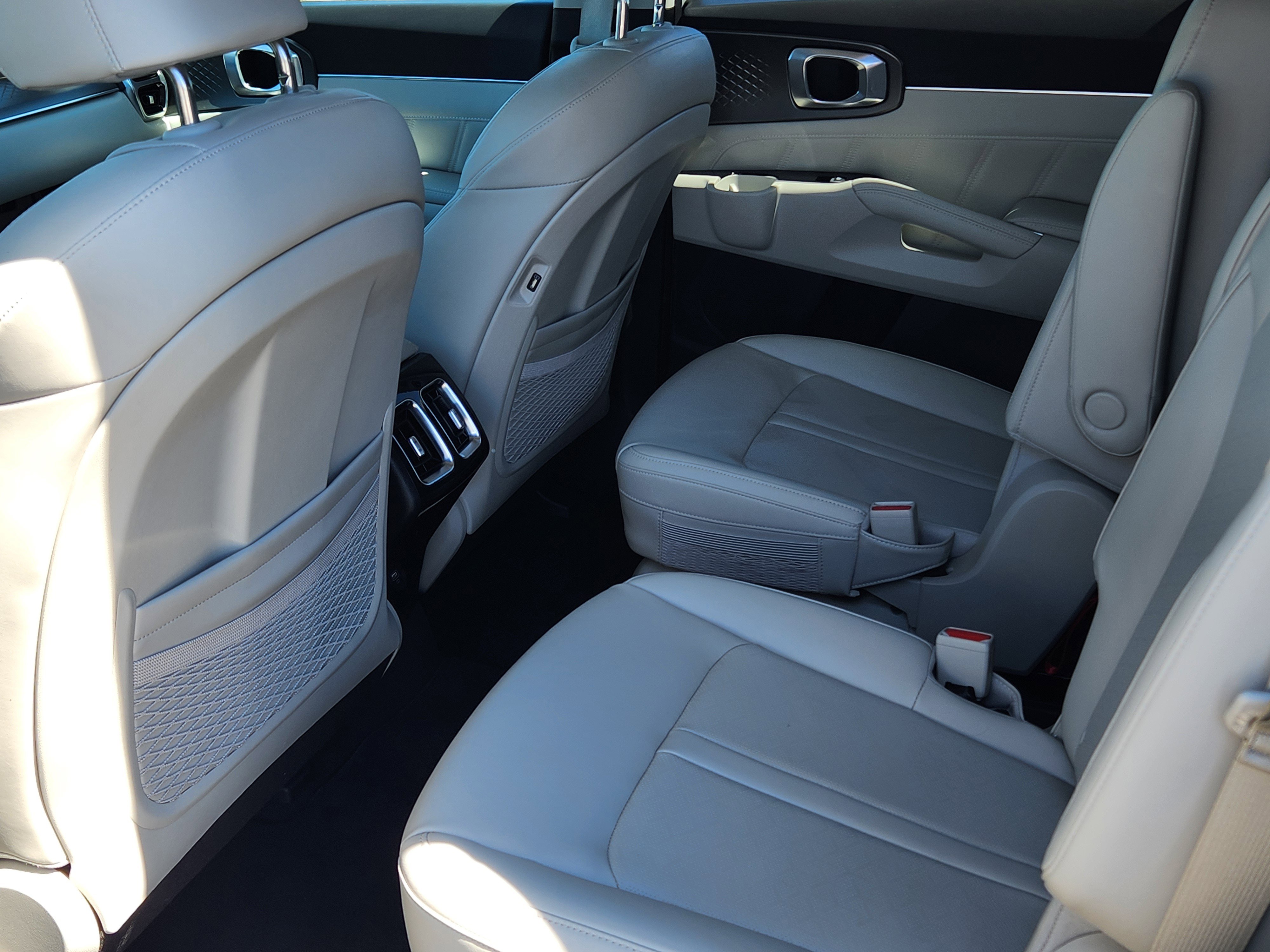 Used 2023 Kia Sorento SX image 21