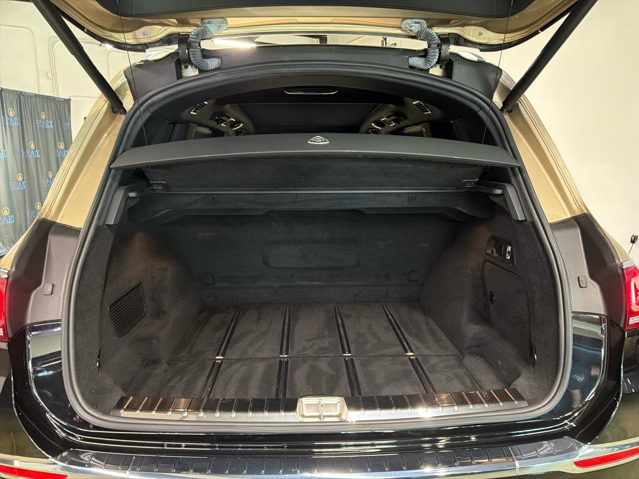 Used 2023 Mercedes-Benz Maybach GLS 600 4MATIC image 32