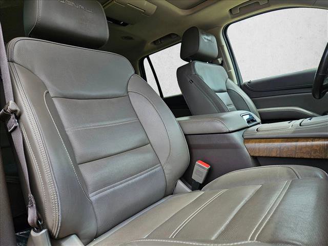Used 2019 GMC Yukon Denali w/ Denali Ultimate Package image 18