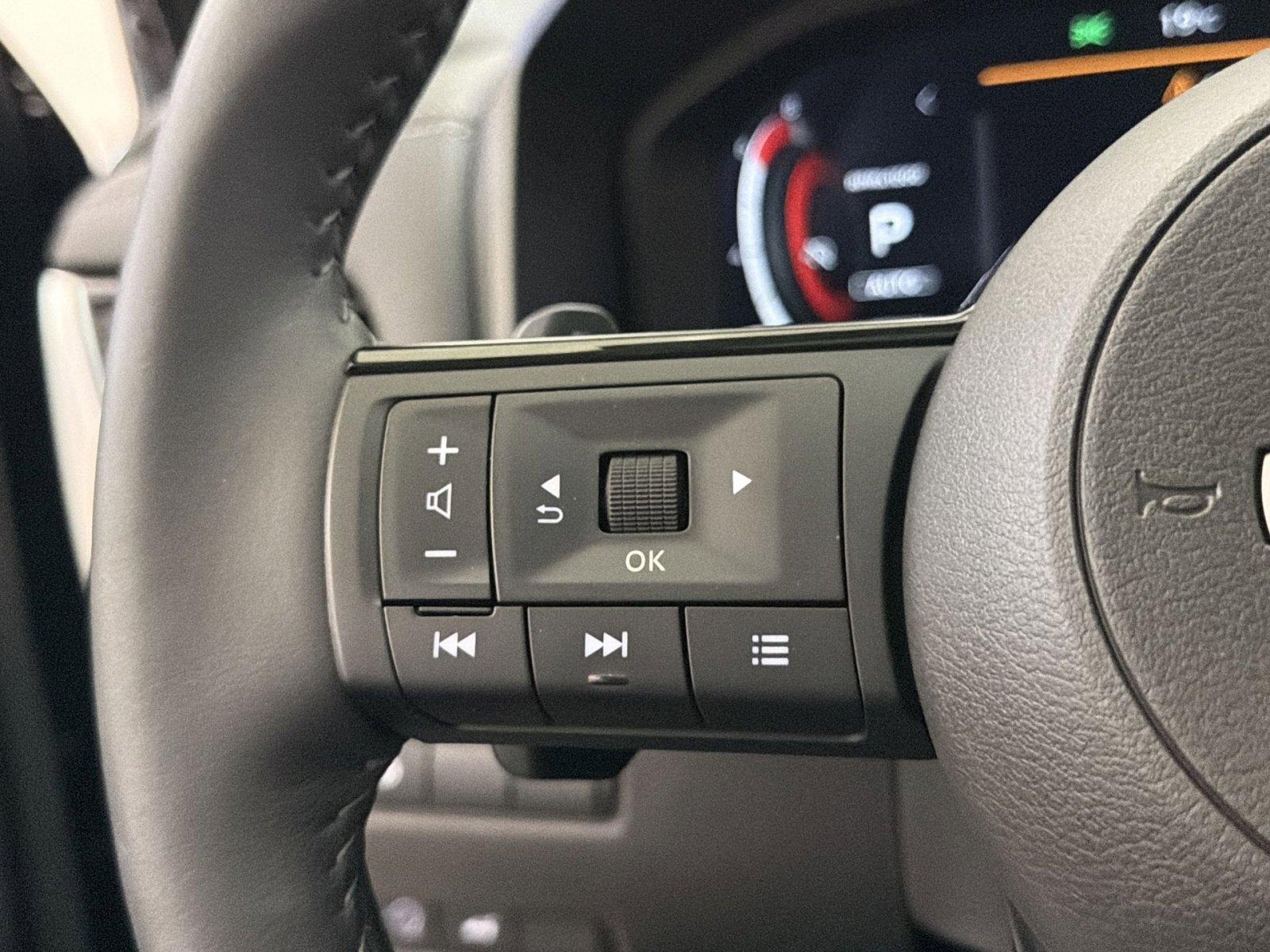 Used 2024 Nissan Rogue SL w/ SL Premium Package AWD/4WD image 34