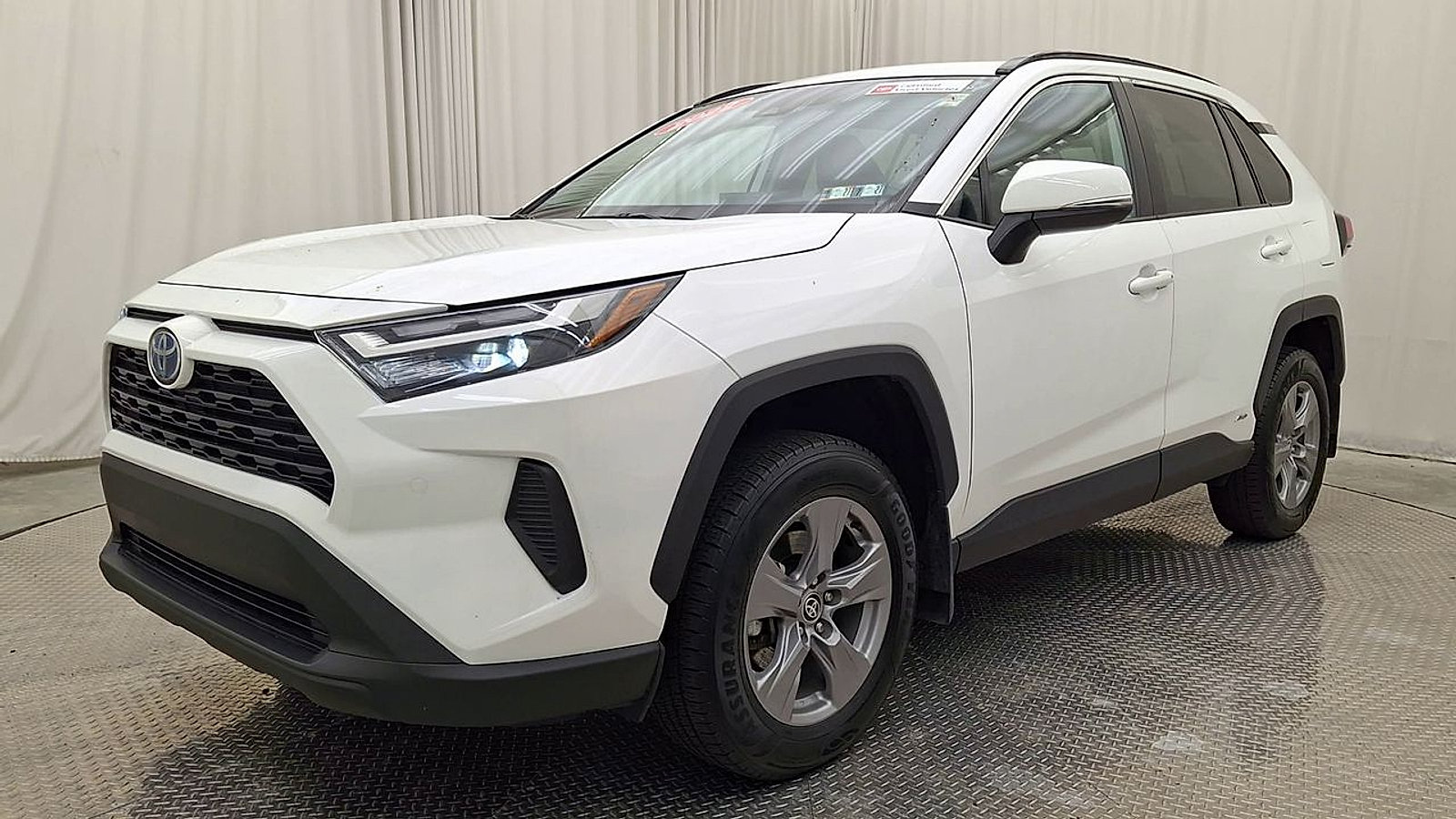 Certified 2022 Toyota RAV4 XLE w/ Convenience Package AWD/4WD image 11