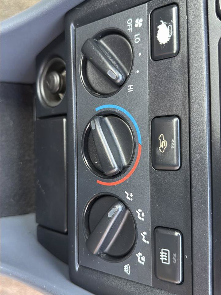 Used 2000 Toyota Camry CE FWD image 30