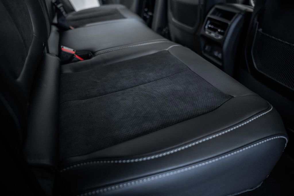 New 2025 Jeep Grand Cherokee Altitude image 30