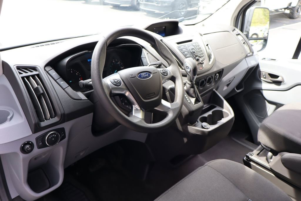 Used 2019 Ford Transit 350 XLT RWD image 5