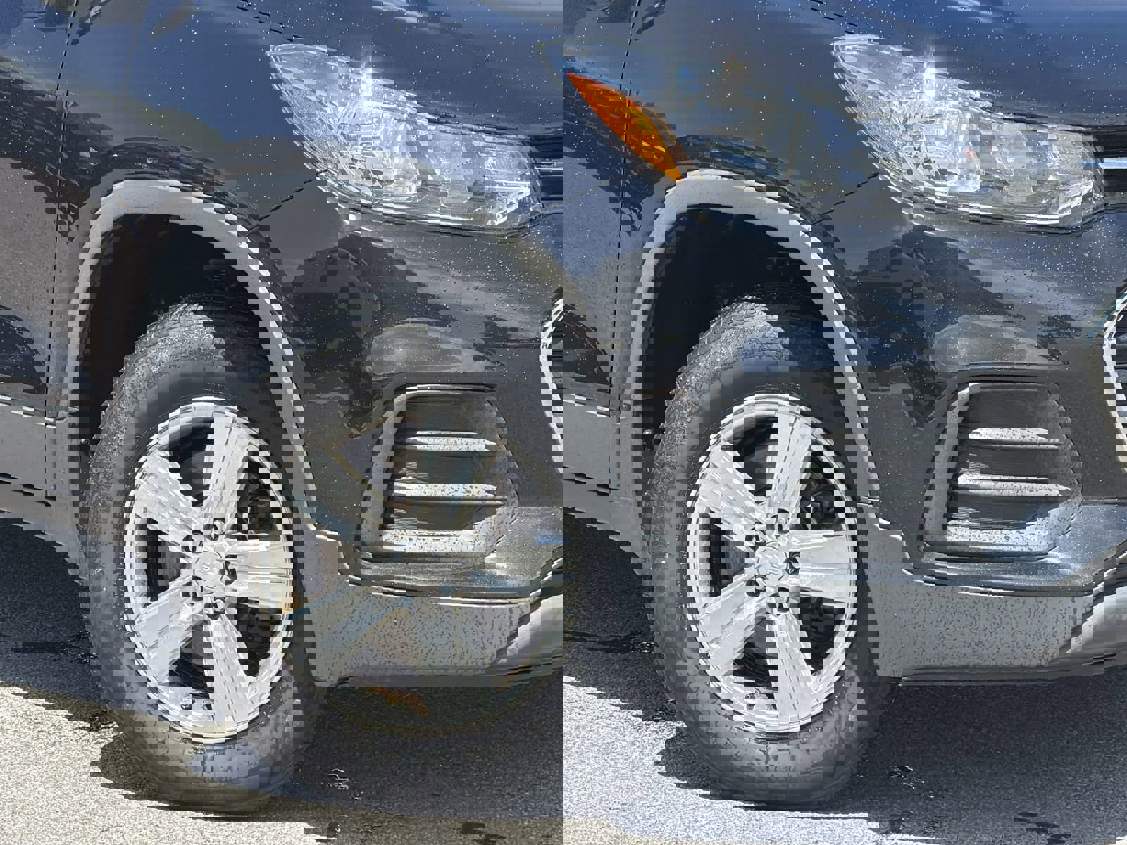 Used 2019 Chevrolet Trax LS AWD/4WD image 13