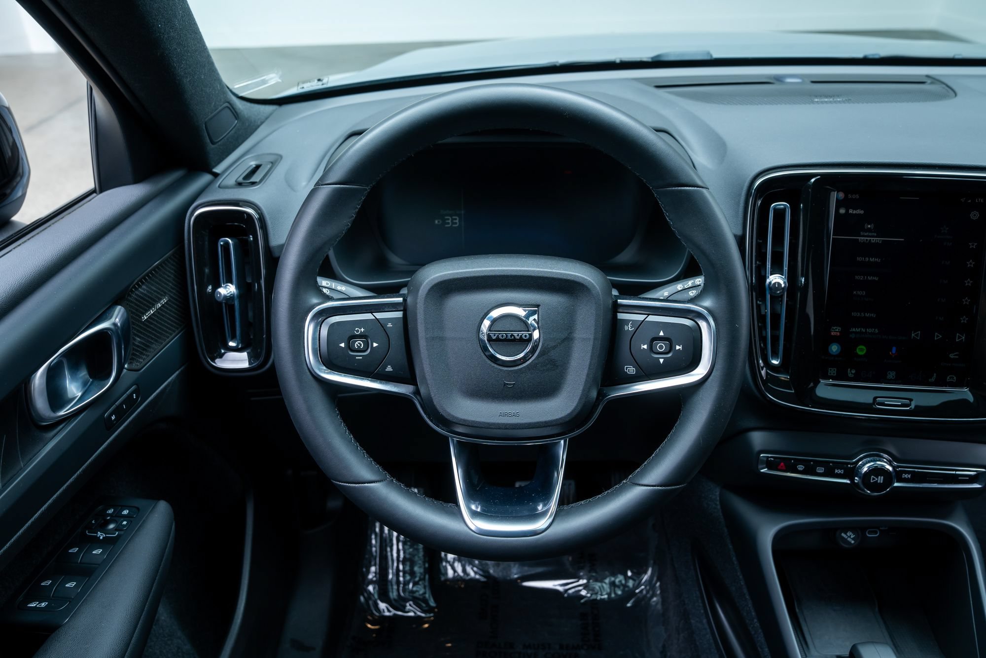Used 2023 Volvo XC40 Recharge Ultimate w/ Protection Package Premier AWD/4WD image 11