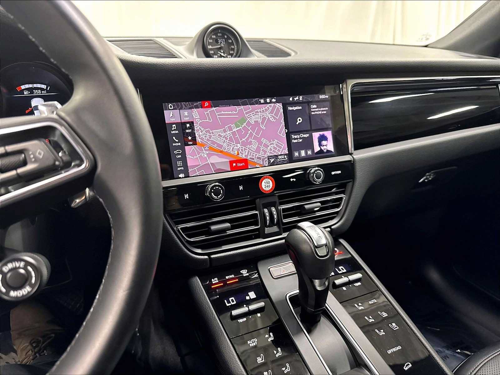 Used 2026 Porsche Macan AWD/4WD image 18