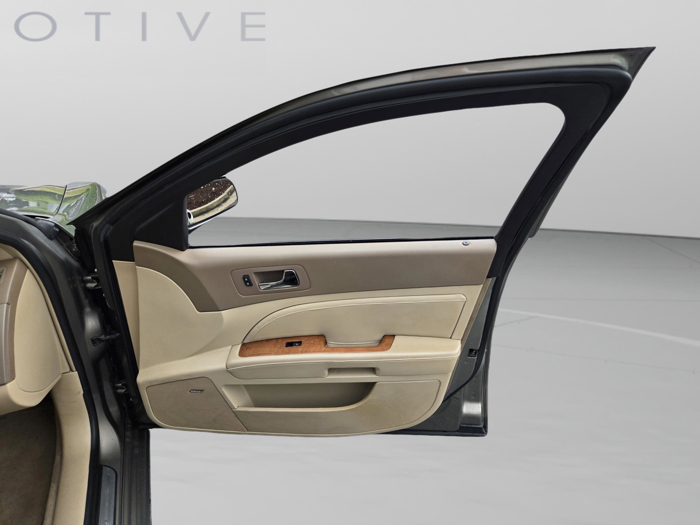 Used 2010 Cadillac STS RWD image 12