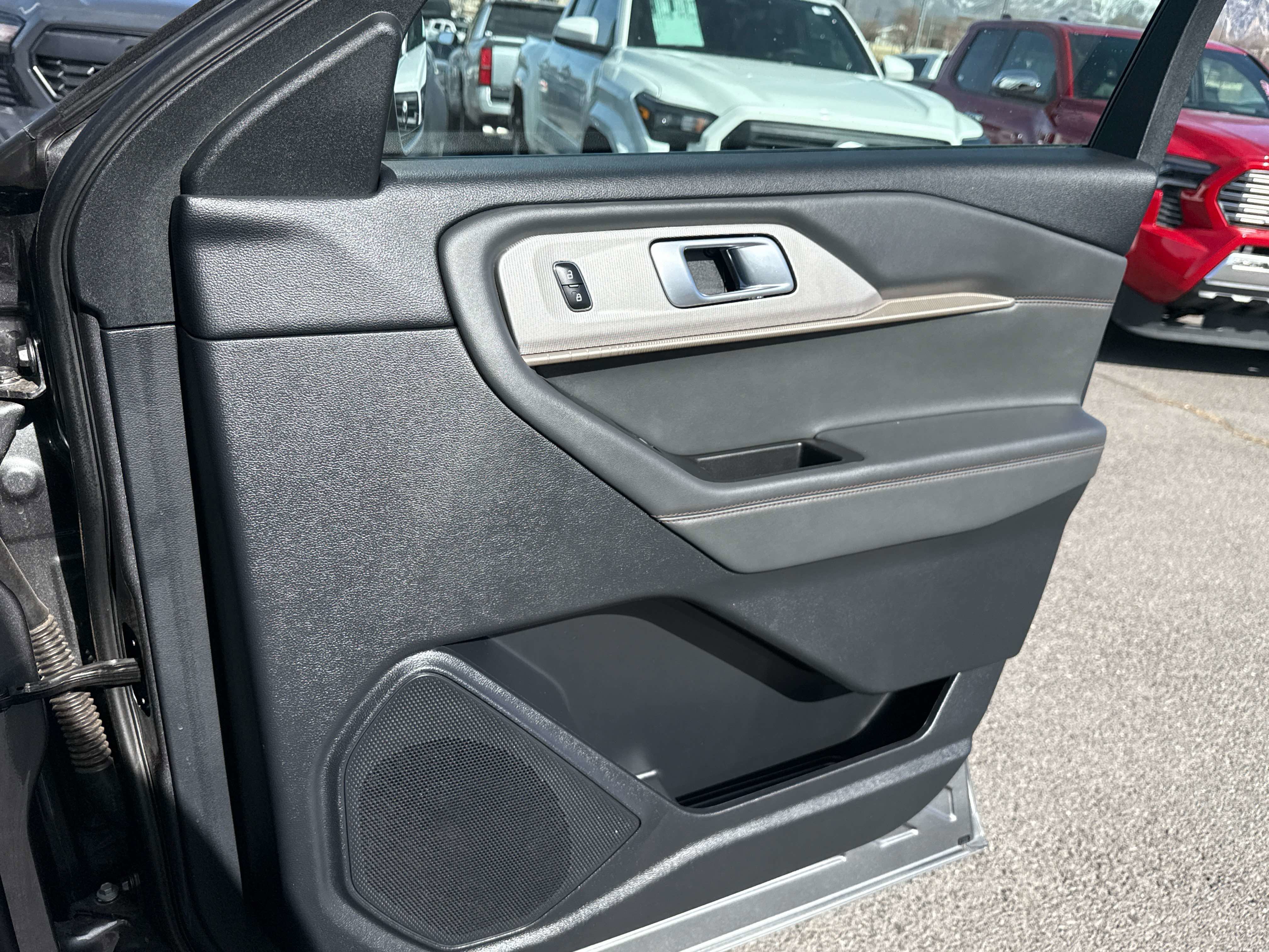 Used 2025 Ford Explorer Active image 20