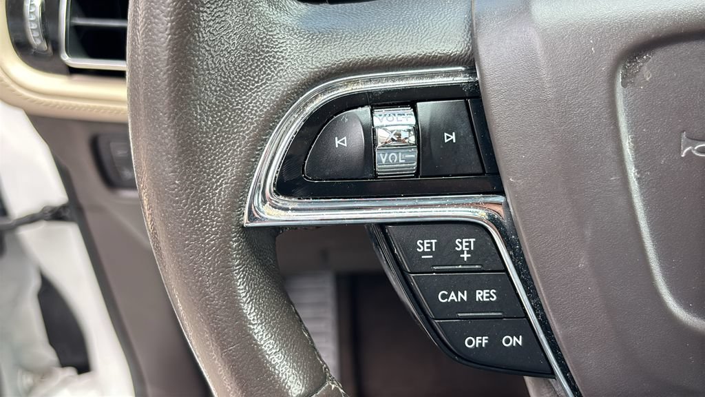 Used 2021 Lincoln Nautilus AWD image 15