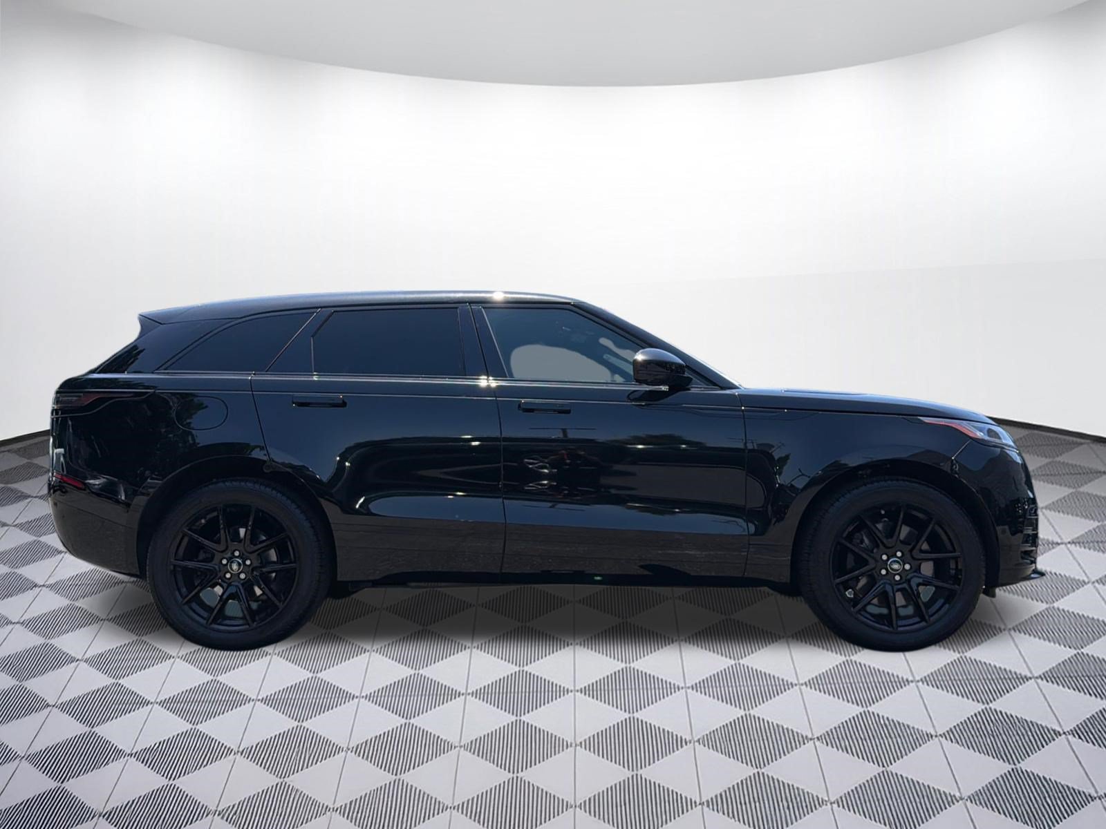 Certified 2026 Land Rover Range Rover Velar Dynamic SE AWD/4WD image 8