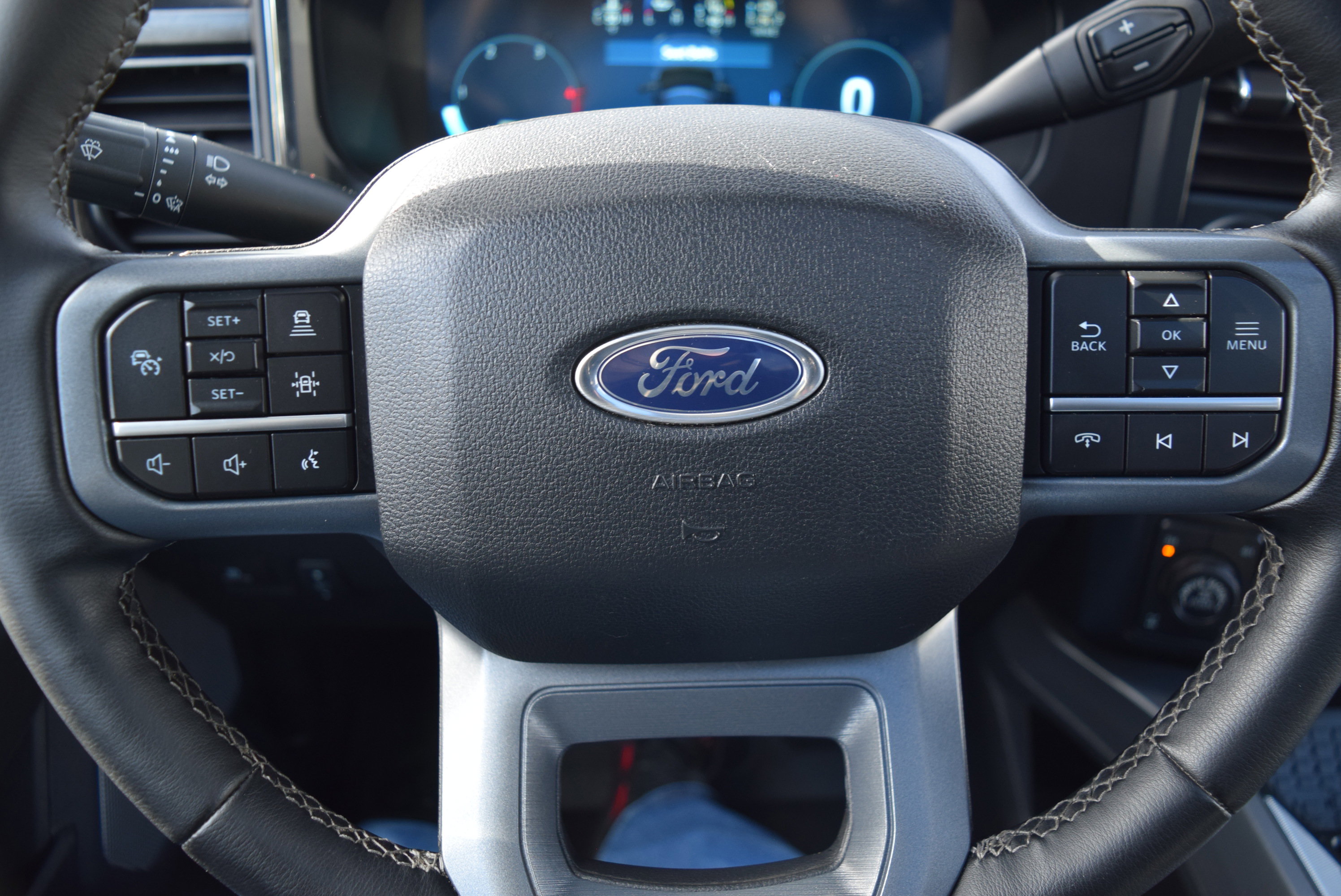 Used 2025 Ford F350 Lariat w/ Lariat Ultimate Package image 15