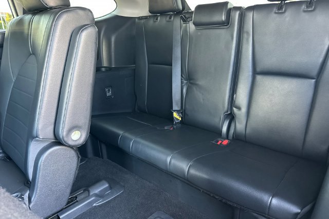 Used 2023 Toyota Highlander XLE FWD image 17