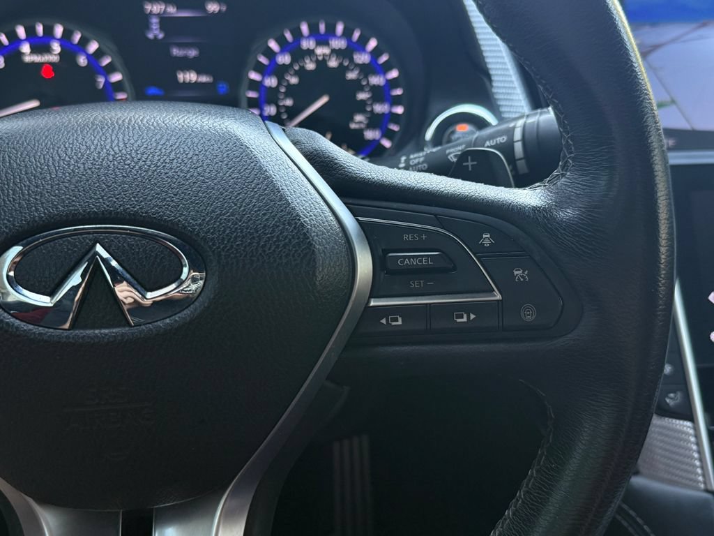 Used 2018 INFINITI Q60 Red Sport 400 AWD/4WD image 34