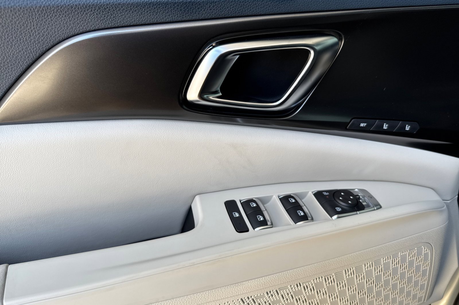 New 2026 Kia Carnival SX w/ SX Dark Edition Package image 7