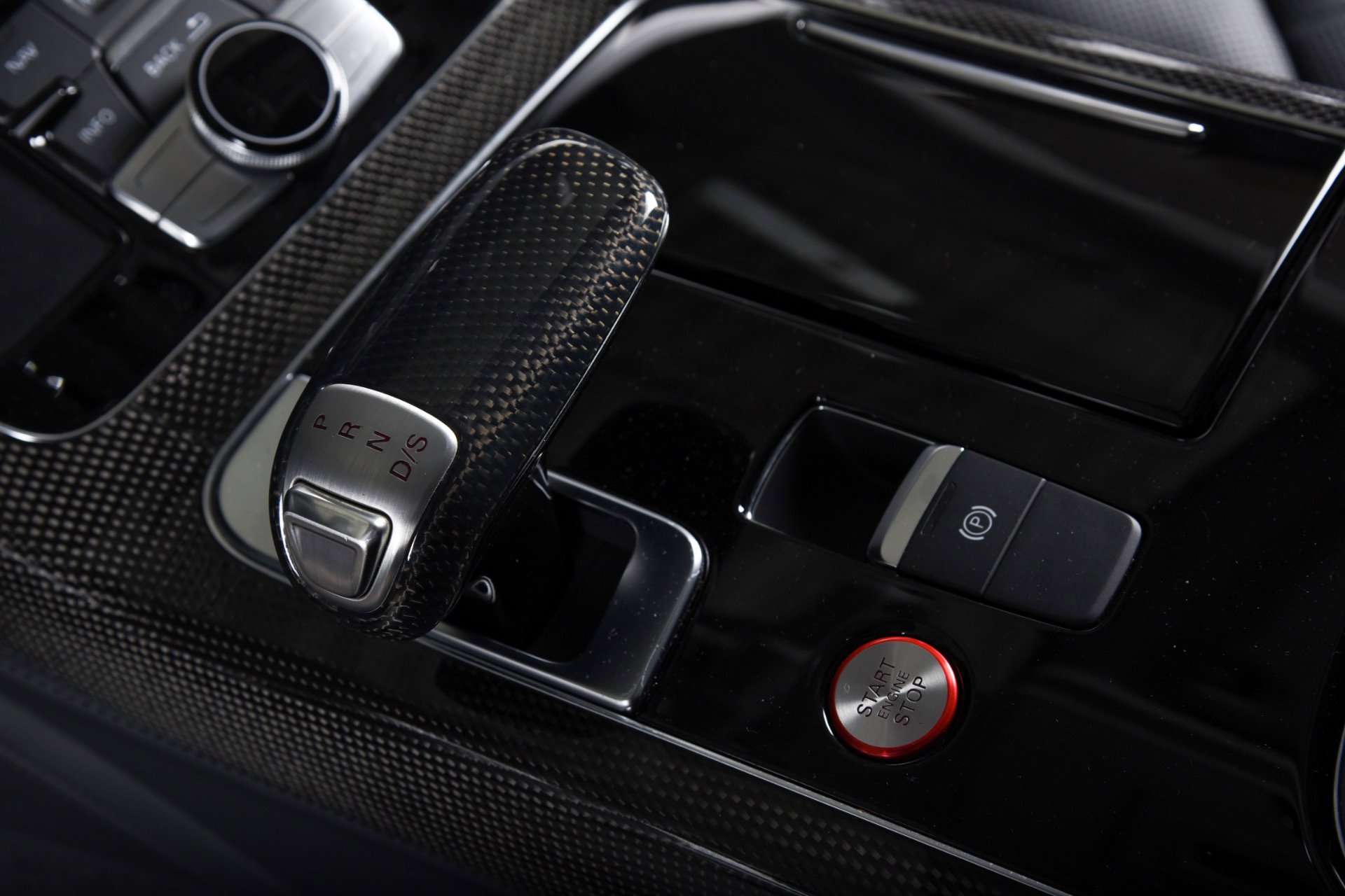 Used 2015 Audi S8 image 24