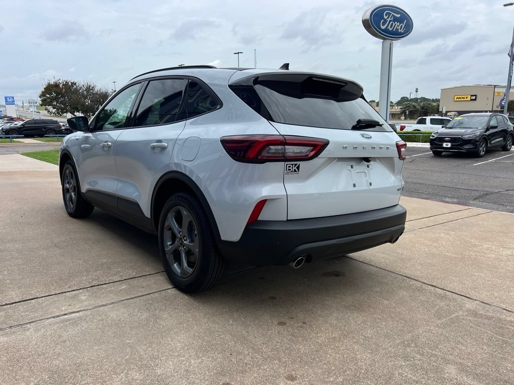 Used 2025 Ford Escape ST-Line w/ Equipment Group 301A FWD image 7