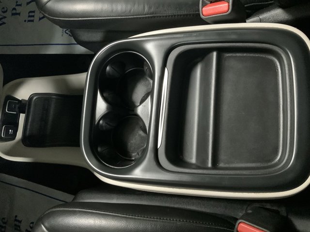 Used 2018 Chrysler Pacifica Touring-L image 32