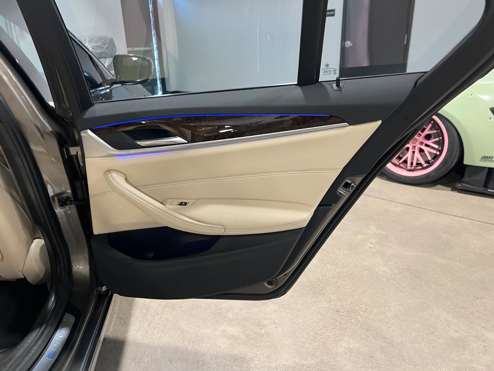 Used 2019 BMW 530e xDrive 530e xDrive iPerformance w/ Premium Package image 38