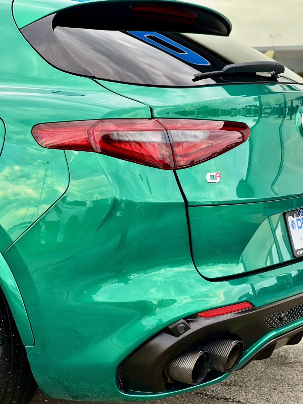 Used 2022 Alfa Romeo Stelvio Quadrifoglio w/ Active Assist Plus Package AWD/4WD image 13