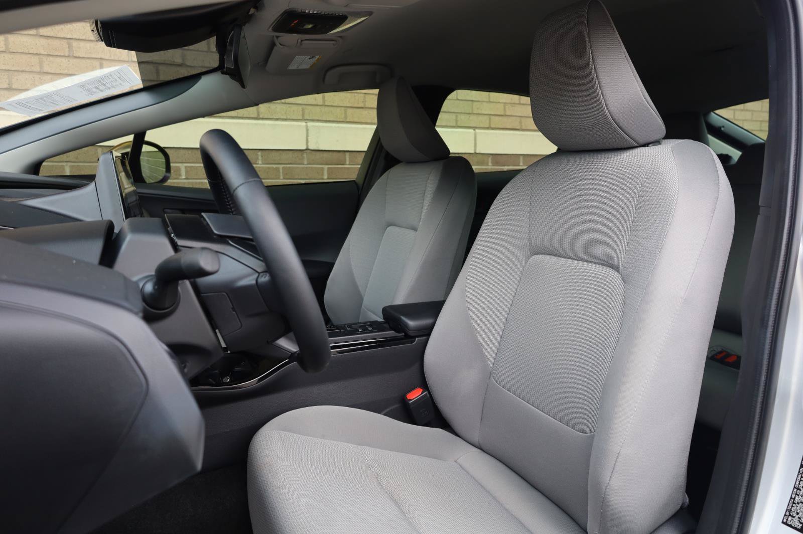 Used 2024 Toyota Prius LE FWD image 18